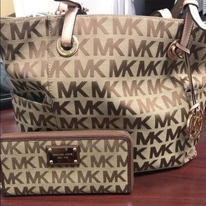 Authentic MK Purse/wallet combo